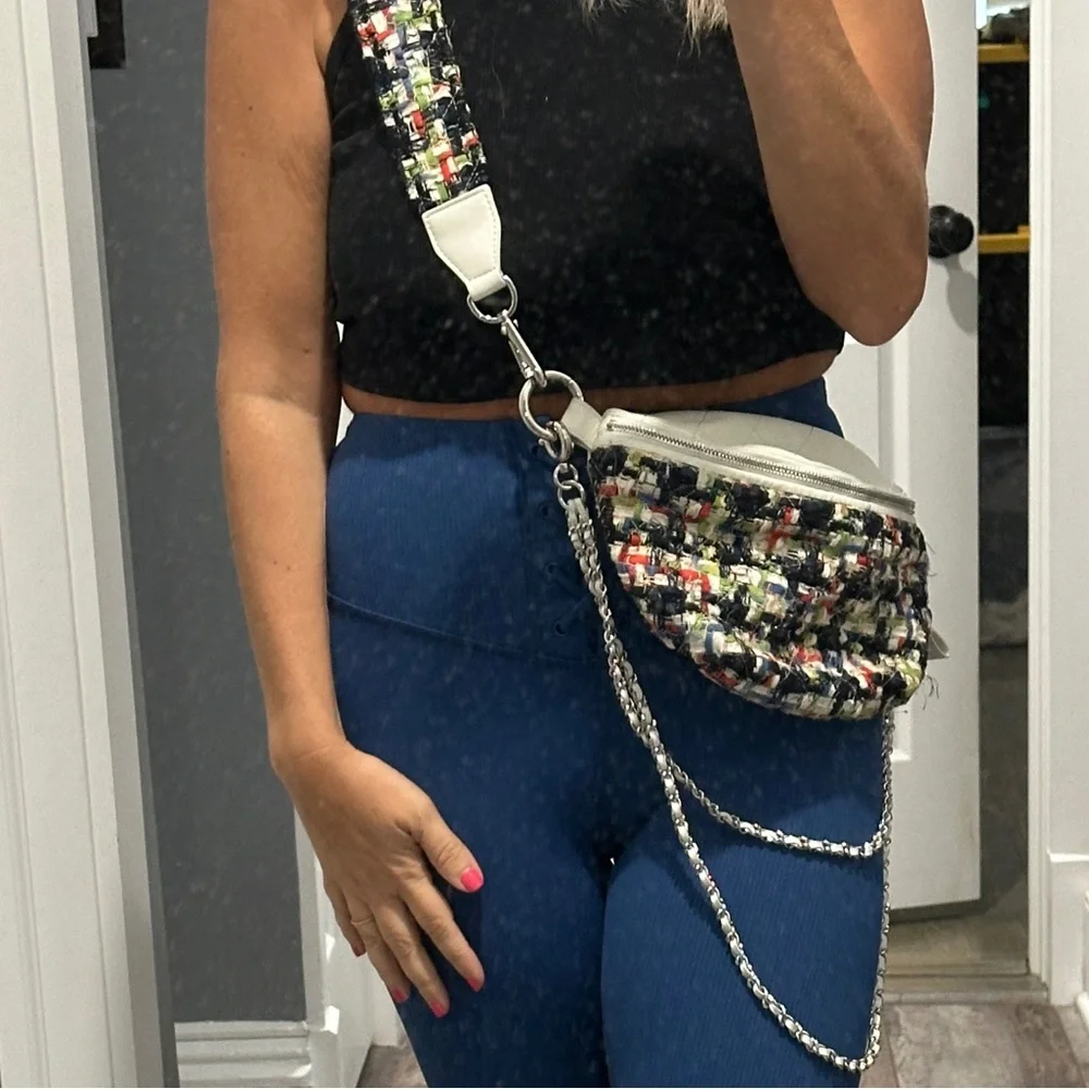CHANEL Colorful Chain Crossbody Bag white tweed - Picture 2 of 11